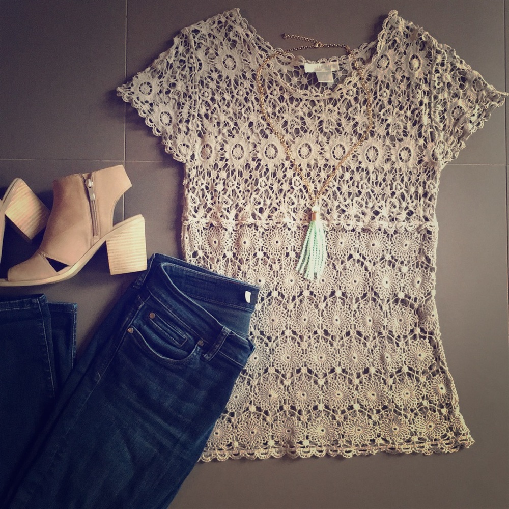 Beautiful Solitaire Gray Top